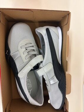 Puma Gray and Black Women's Mesh Sneakers